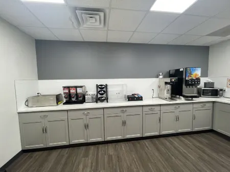 Days Inn by Wyndham Manitowoc Отели рядом с достопримечательностью «YMCA»