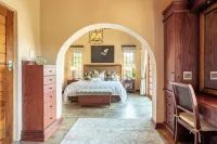 Whispering Waters Hotels in Howick