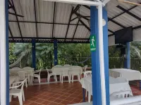 Hotel Campestre El Salitre 住宿飯店