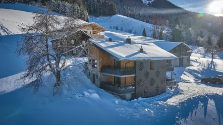 Nani - Mountain Chalet