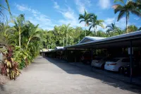 Lazy Lizard Motor Inn - parking