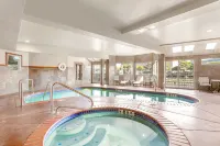 Kathryn Riverfront Inn, Ascend Hotel Collection - Hot Tub