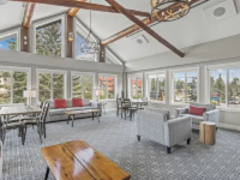 ベースキャンプ・ロッジ・カンモア キャンモアのホテル