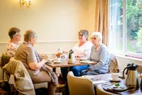 Devonshire Hotel - breakfast