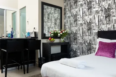 Hillel 11 Hotel