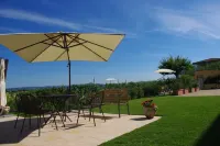 NaturalMente Wine Resort Hotel dekat Castello di Costigliole
