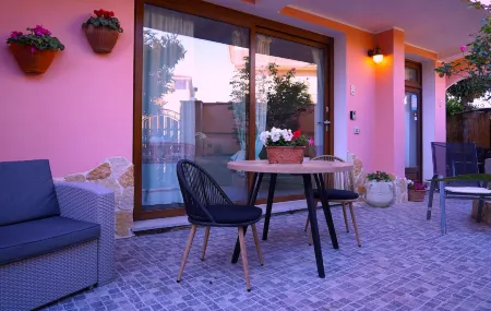 Flowery Inn Villa Отели в г. Альгеро
