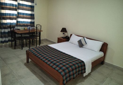 Diana Hotel - Housity