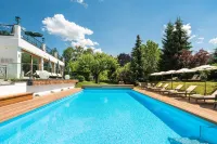 Landsitz Römerhof - Hotel Apartments - Pools