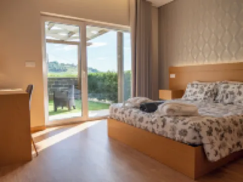 Socalcos do Douro House Hotels in Tabuaco