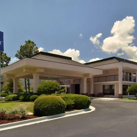 Baymont by Wyndham Mobile/ I-65