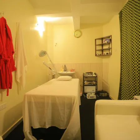 Mowicribs Hotel and Spa