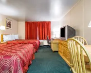 Rodeway Inn & Suites Brunswick Near Hwy 1 Hotels in Brunswick