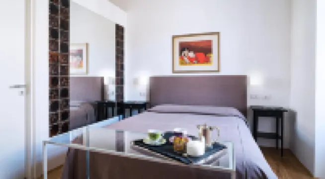 Donna Giulia, Luxury House