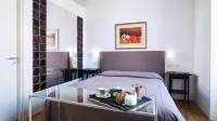 Donna Giulia, Luxury House