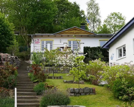 Haus Krabbe Mit Strandkorb Inkl Hotels in Gohren