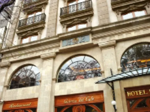 Emporio Reforma Hotels near Revolution Monument