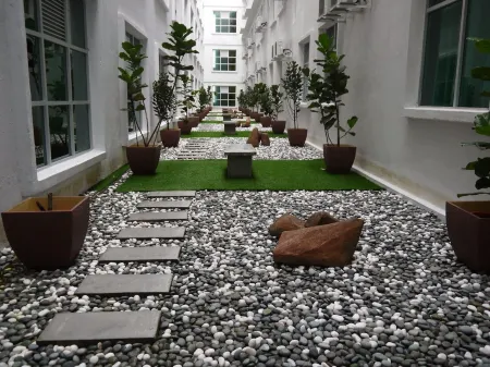 D Hotel Отели в г. Сери-Искандар