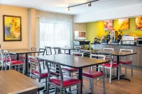 Comfort Inn فنادق في سولت سانت ماري