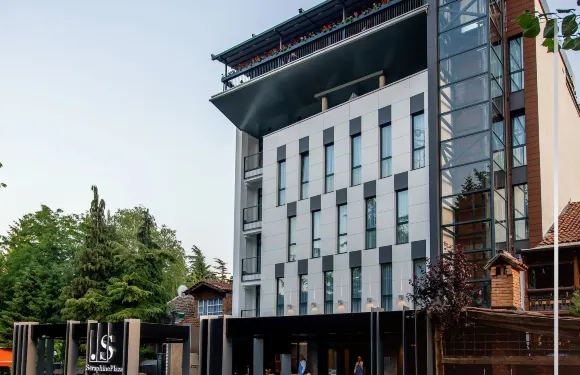 塞拉芬廣場酒店