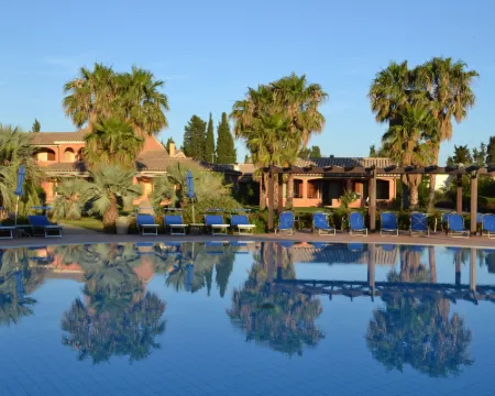 Lantana Resort Hotel&Apartments