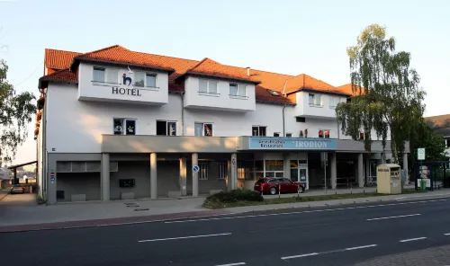 Ilmenauer Hof - parking