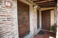 Casina in authentic Tuscany