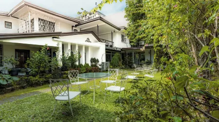 The Big House A Heritage Home Отели в г. Давао