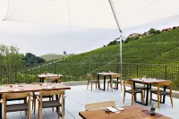 Réva Resort Hotels in Farigliano