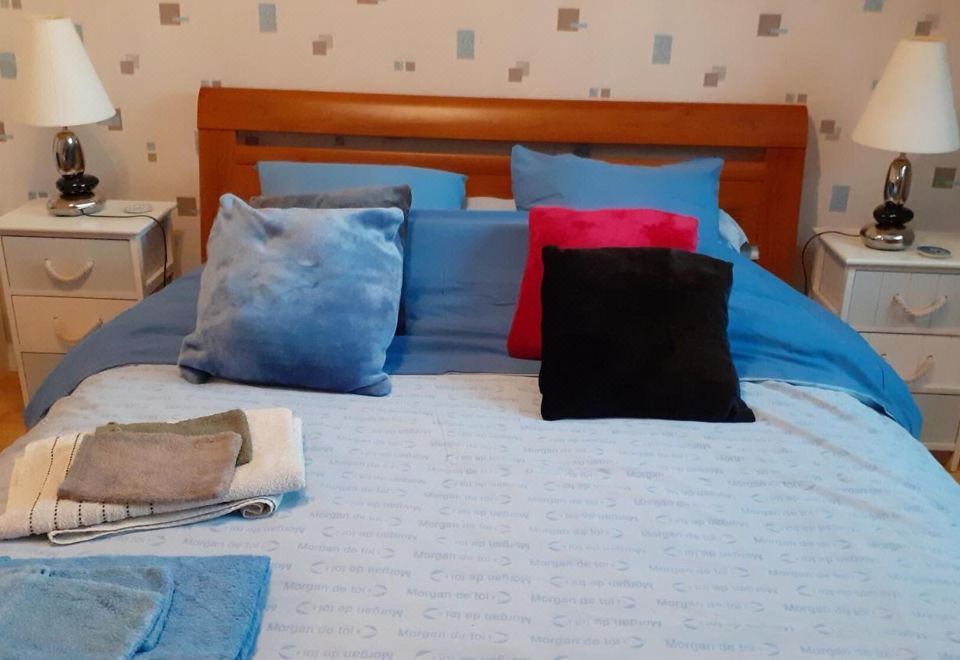 Chambre Dans Une Maison Pleine de VIE - Housity