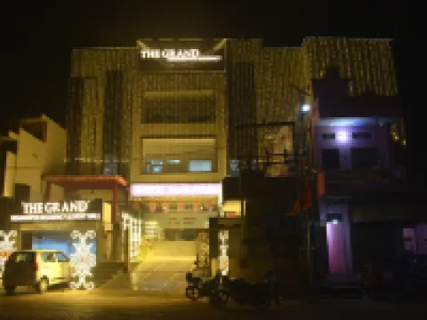 Hotel the Grand Hotels in Dausa
