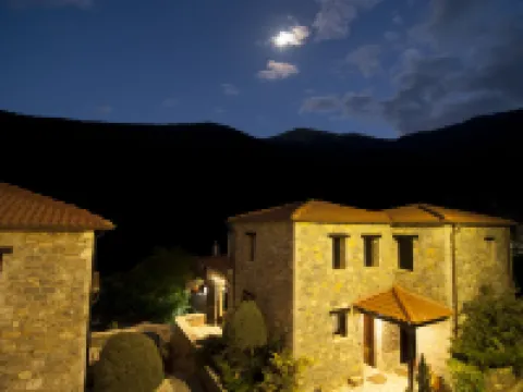 オストラ・メナロン・ラグジュアリー・スイーツ トリポリスのホテル