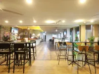 Pasadena Lodge Hotels near Xzyte Discotech