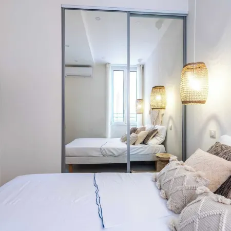 Modern apartment -2BDR/6P - 300m from the BEACH
