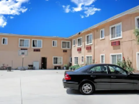 พาทิโอ โมเต็ล โรงแรมในกาดินา