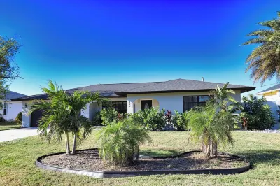 Venice Vacay! Pet-friendly pool home in Venice FL! Hotels near Catanias Winery