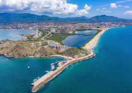 Seafrontapartment-sleeps4-pool-parking-garden