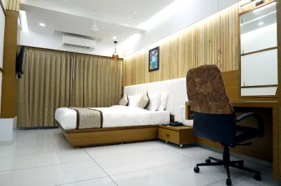 Tulsi Hotel Hotel in zona Dindoli Lake Garden