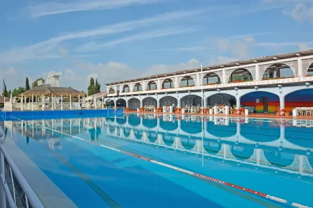 Hotel Boccaccio Отели рядом с достопримечательностью «Argine dell'Arno San Lorenzo alle Corti»