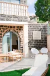 UG Boutique - Kitchens