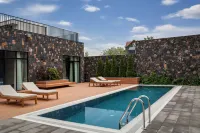 Dilijani Tun Hotel & Restaurant - Pools