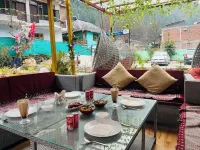Dream Valley Kasol - sarapan