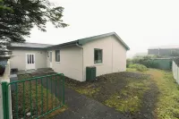 Charming 2-Bedroom Home - 20Min Walk to City Centre Các khách sạn ở 