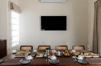 La Vida Retreat - Condos