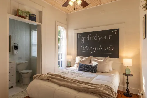 Dunkle Schoolhouse Hotels in Vinton County