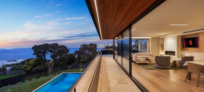 Blanc de Noir Luxe Grandeur Heated Pool and Spa Hotels in Mornington