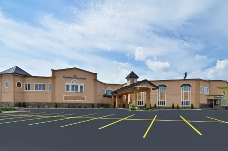 Comfort Inn & Suites Plattsburgh - Morrisonville Отели в г. Платтсбург