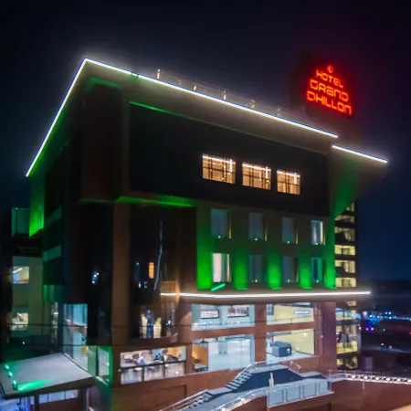 Grand Dhillon Hotel