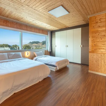 Yeosu La Rosa Private Pool Villa Pension