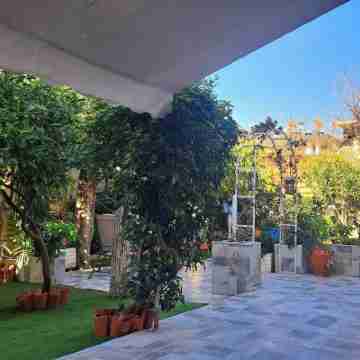 Relax in Elliniko Hidden Gem-vintage Bungalow With Garden and Hot Tub in an Iglo Hotel Exterior